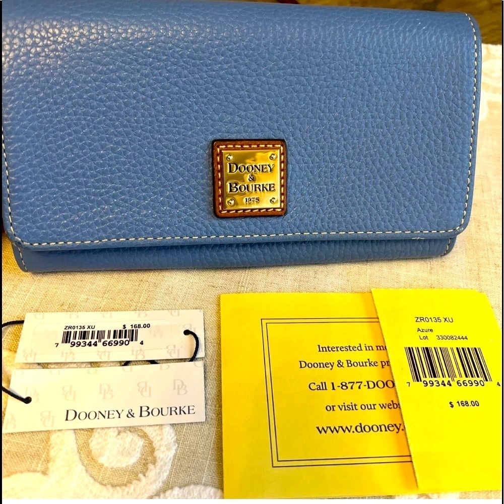 Dooney & Bourke pebble grain leather Crossbody Wallet/Clutch